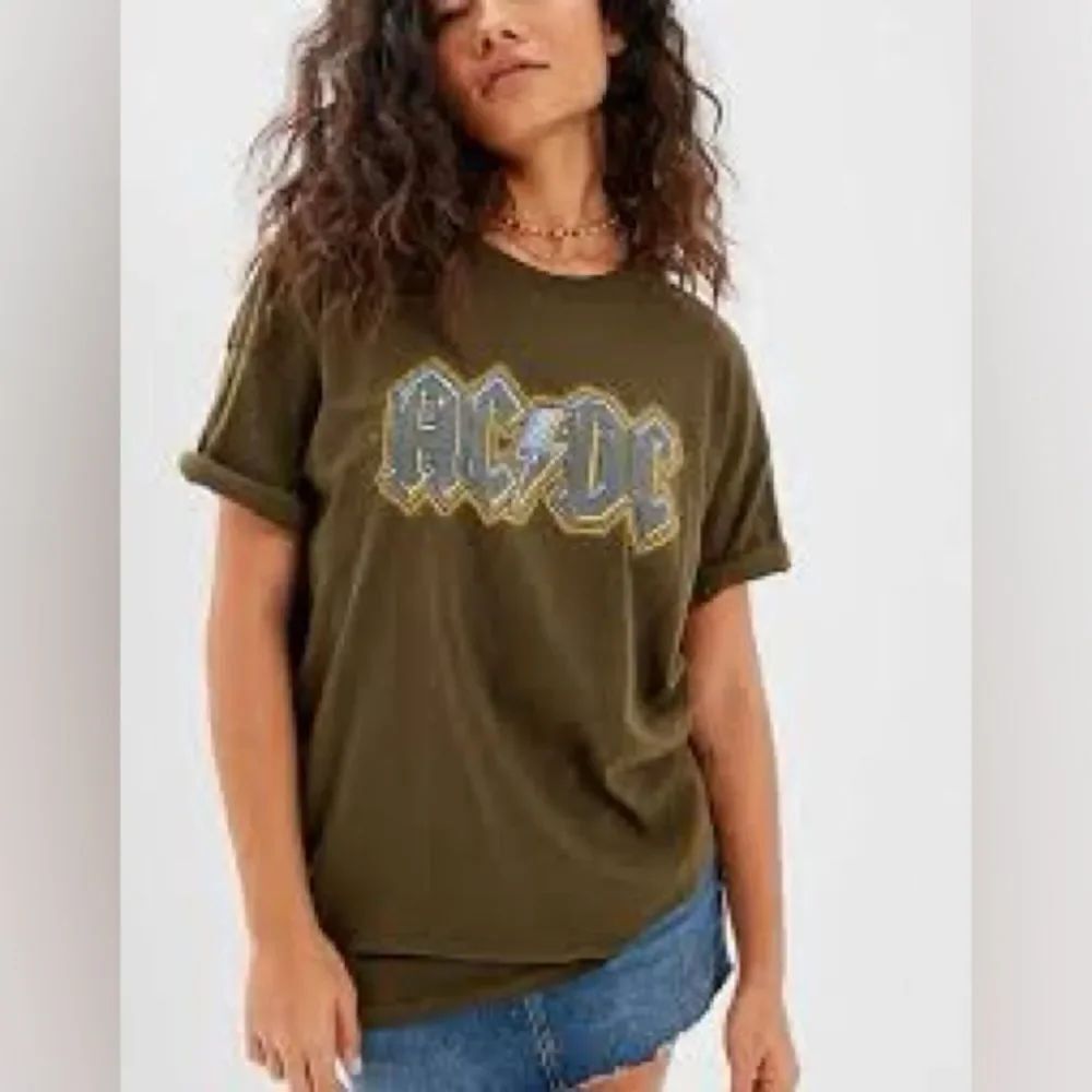 American Eagle Outfitters AC/DC Band Tee in Olive